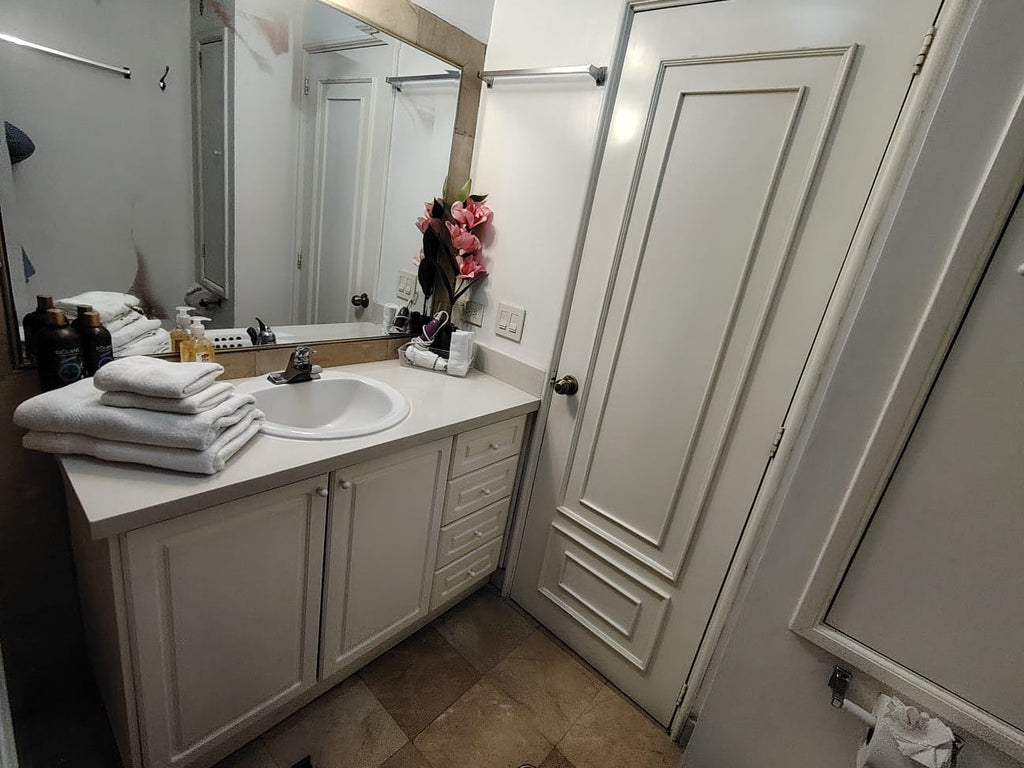 Departamento en Fontana Suites Quito – Renta Temporal en La Carolina desde $45/noche